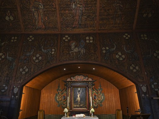 De muur- en plafondschilderingen zijn geschilderd door de Noorse kunstschilder-restaurator Domenico Erdman (1879-1940). (Foto: Floris Scheplitz)