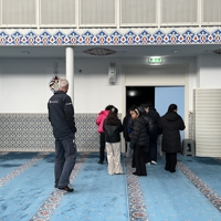 De groep in de moskee