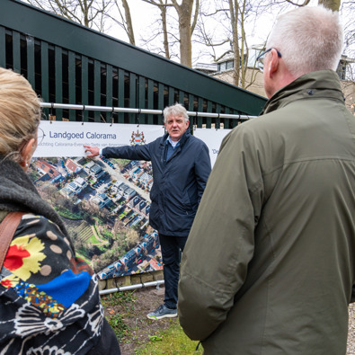 Expeditie Erfgoed, bustour langs erfgoedprojecten in de provincie, hier Landgoed Calorama (Foto: Barteld W. De Jong)