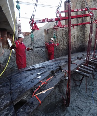 Foto van scheepswrak SL8 op het moment van berging. Foto: ADC Maritiem/Archeologie Rotterdam (BOOR)