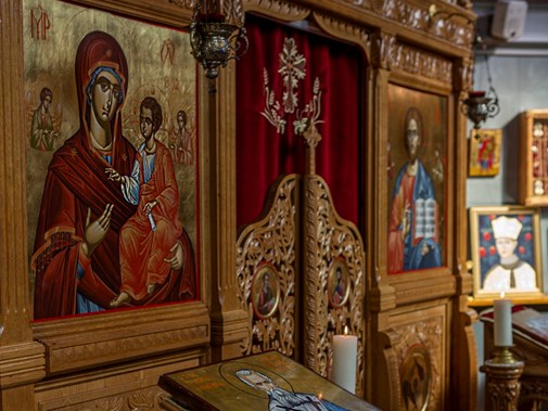 Detail van de iconen van de Roemeens-orthodoxe Parochie in Schiedam (Foto: Floris Scheplitz)