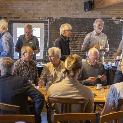 Deelnemers met elkaar in gesprek