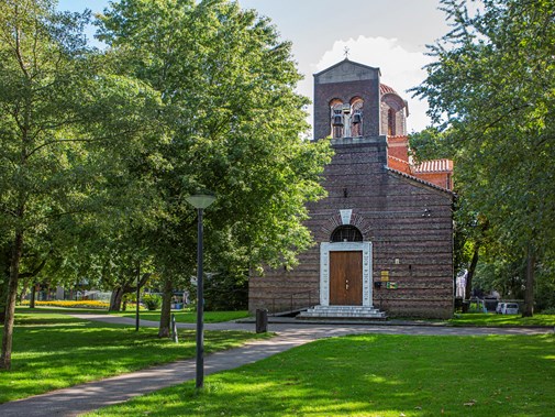 Grieks-orthodoxe kathedraal van de Heilige Nikolaas (Foto: Floris Scheplitz / Erfgoedhuis Zuid-Holland)
