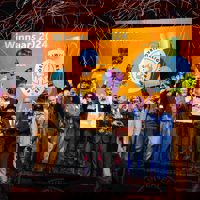 De winnaars van de erefgoedvrijwilligersprijs 2024: juichend en met confetti