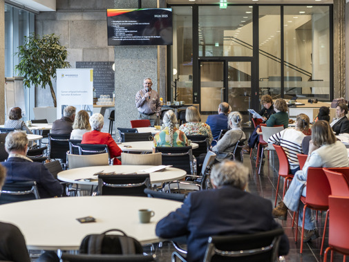 Foto van de bijeenkomst Nieuwe Verhalen, Nieuwe Gezichten (Foto: Floris Scheplitz)