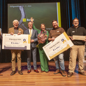 De winnaars van de publieksprijs en juryprijs Erfgoedparel 2024 (Foto: Floris Scheplitz)